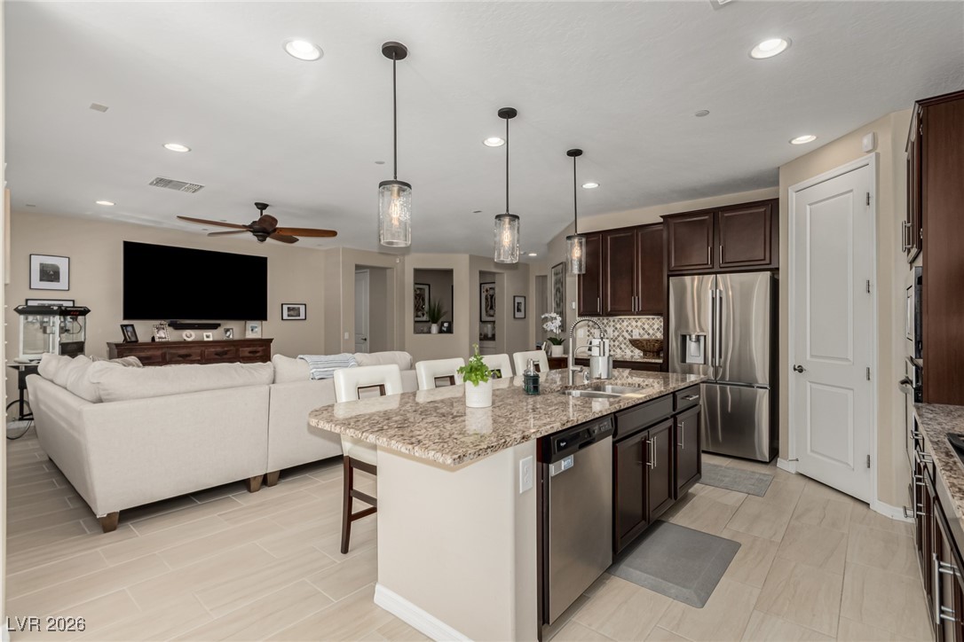 137 Outcrop Ridge Avenue Henderson, NV 89002 - Photo 15 of 41