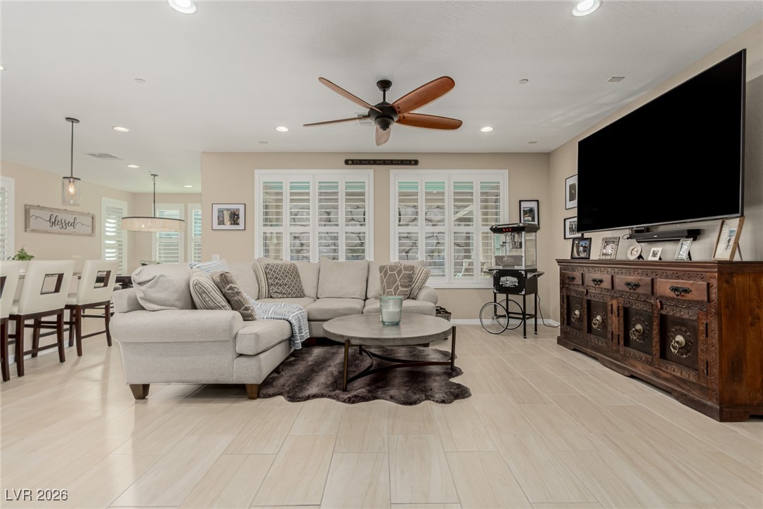 137 Outcrop Ridge Avenue Henderson, NV 89002 - Photo 10 of 41