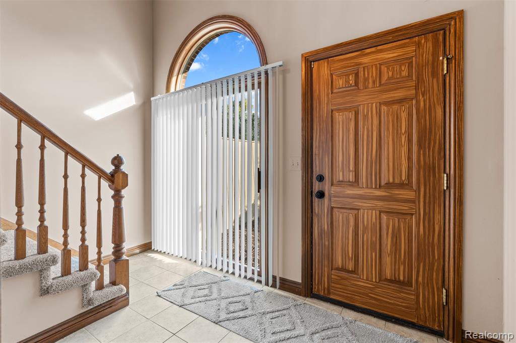 2289 Rochelle Park Drive Rochester Hills, MI 48309 - Photo 5 of 39