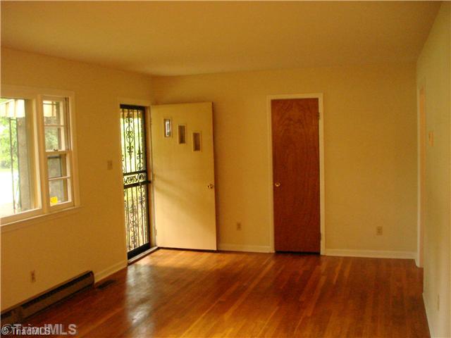 3217 Creek Ridge Road Greensboro, NC 27406 - Photo 16 of 16 Living Room.