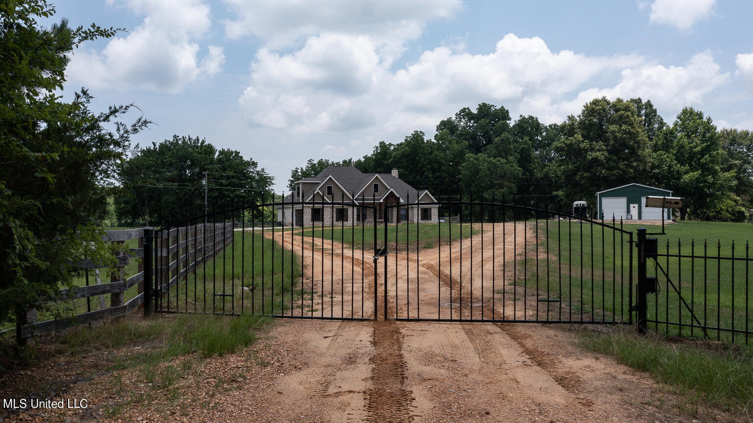 1000 Hawkins Road Courtland, MS 38620 - Photo 19 of 64 Exterior (18)