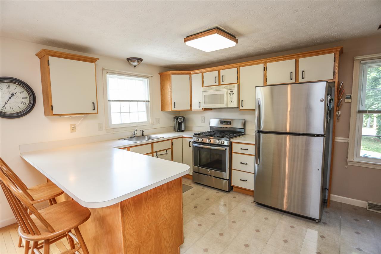 42 Ramsgate Ridge Drive Nashua, NH 03063 - Photo 6 of 29