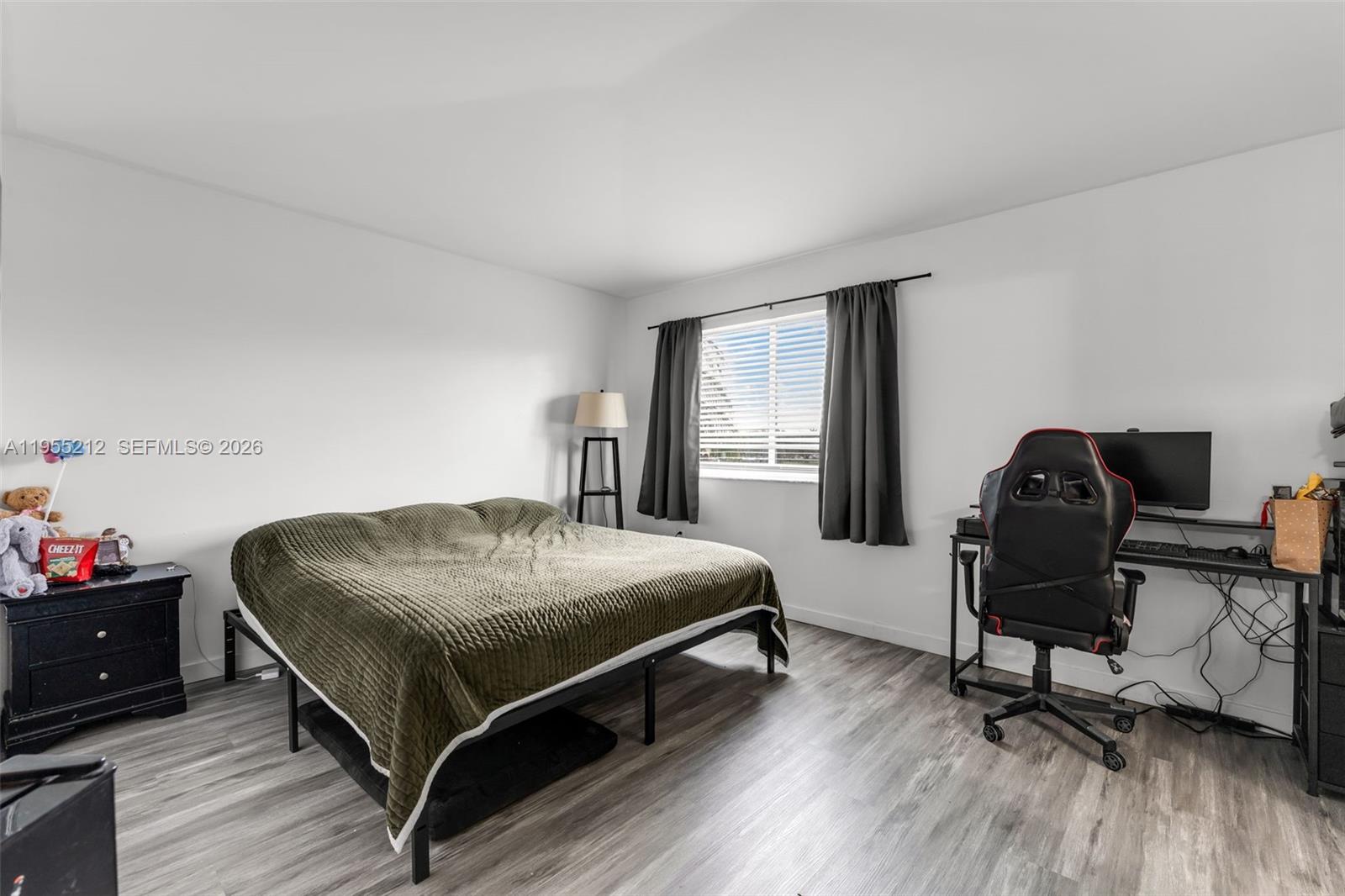 6934 Southwest 164th Court Miami, FL 33193 - Photo 13 of 41