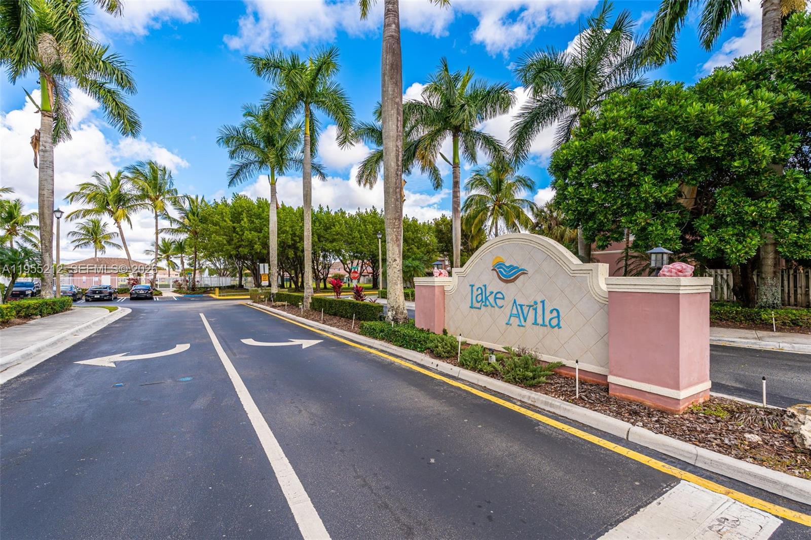 6934 Southwest 164th Court Miami, FL 33193 - Photo 35 of 41