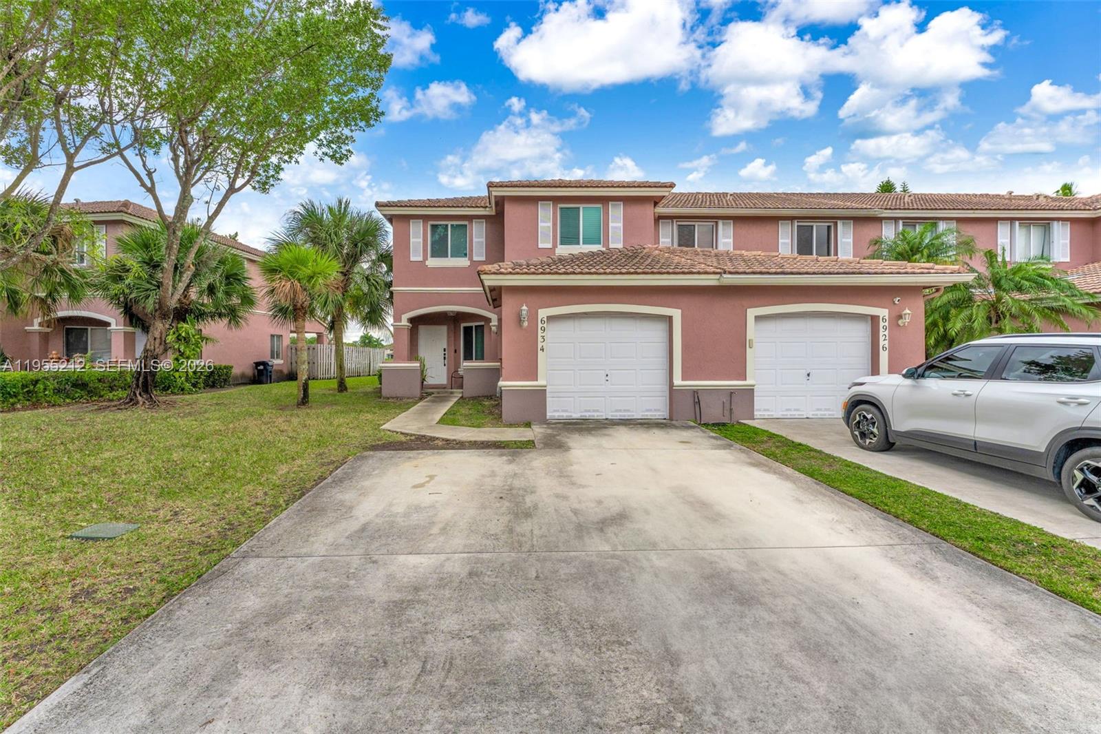 6934 Southwest 164th Court Miami, FL 33193 - Photo 4 of 41