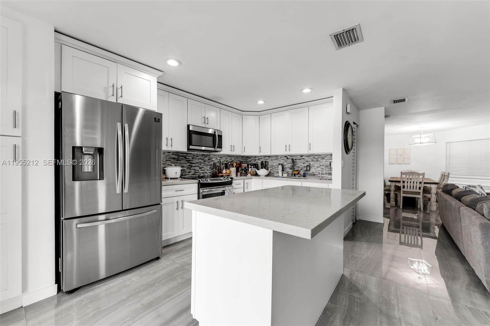 6934 Southwest 164th Court Miami, FL 33193 - Photo 8 of 41