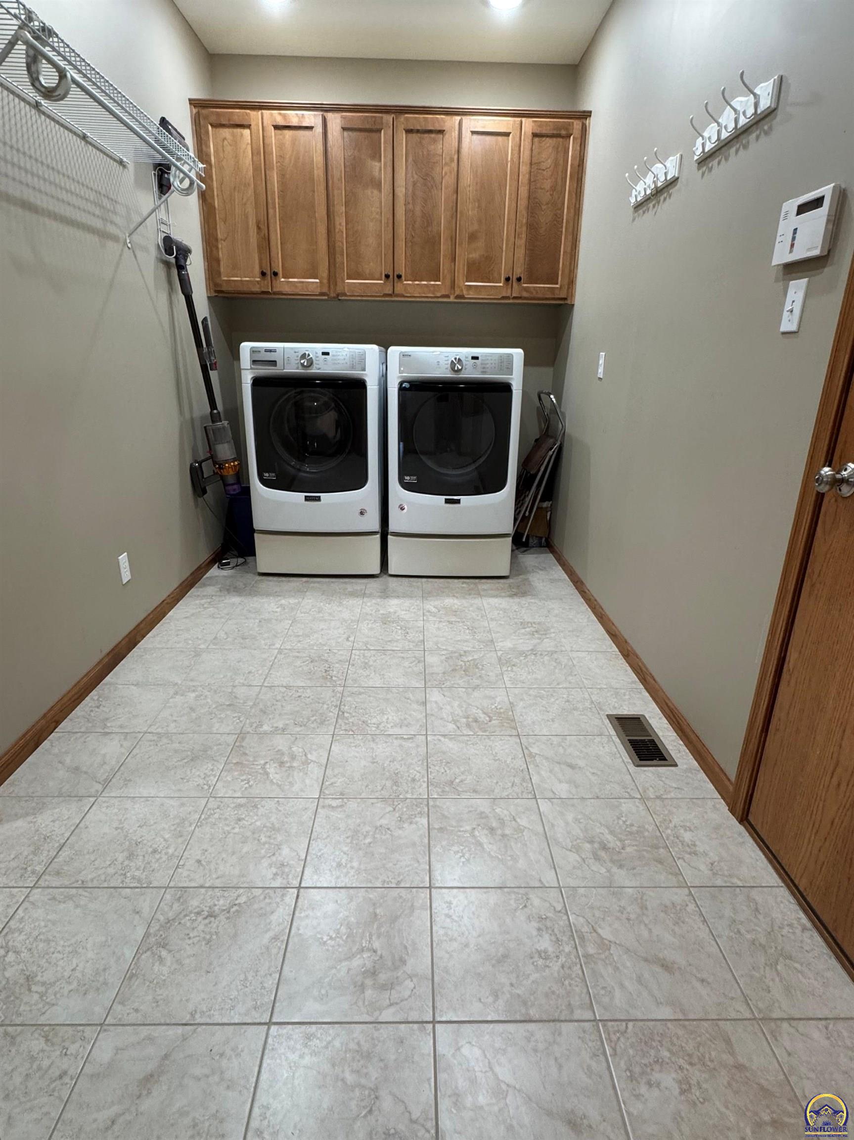 5230 Southwest Knudsen Road Topeka, KS 66610 - Photo 21 of 44
