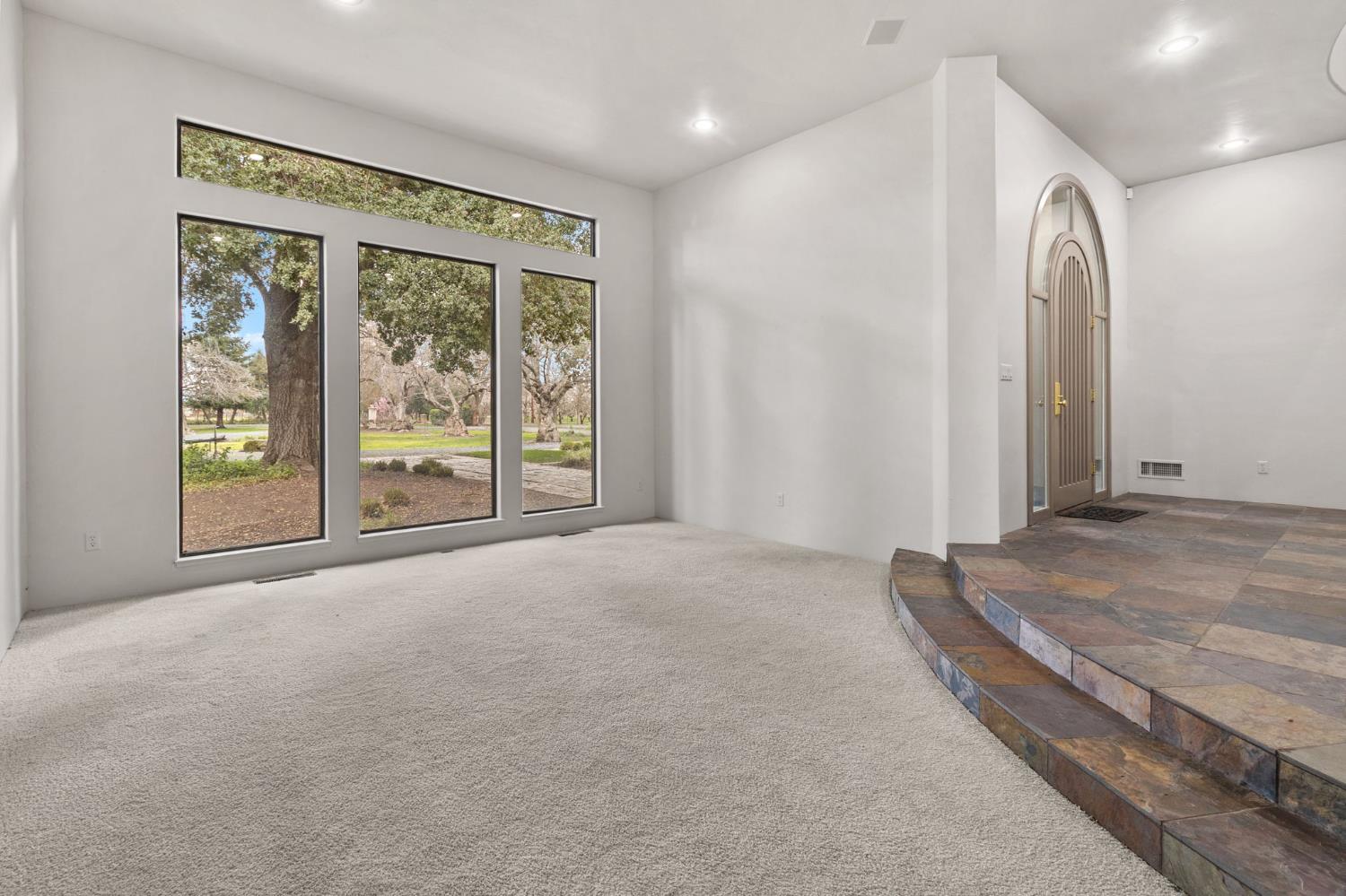 5724 Parker Road Modesto, CA 95357 - Photo 12 of 69 an empty room with windows