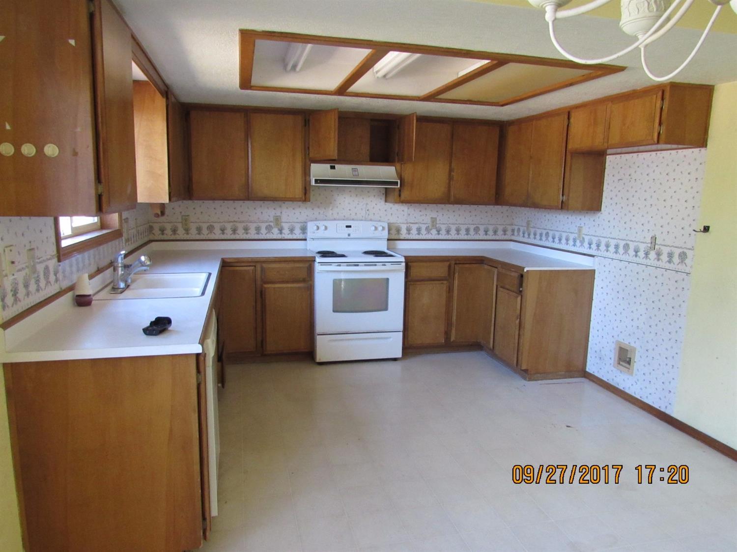 910 Hopkins Road Central Point, OR 97502 - Photo 11 of 14 Additional Photo