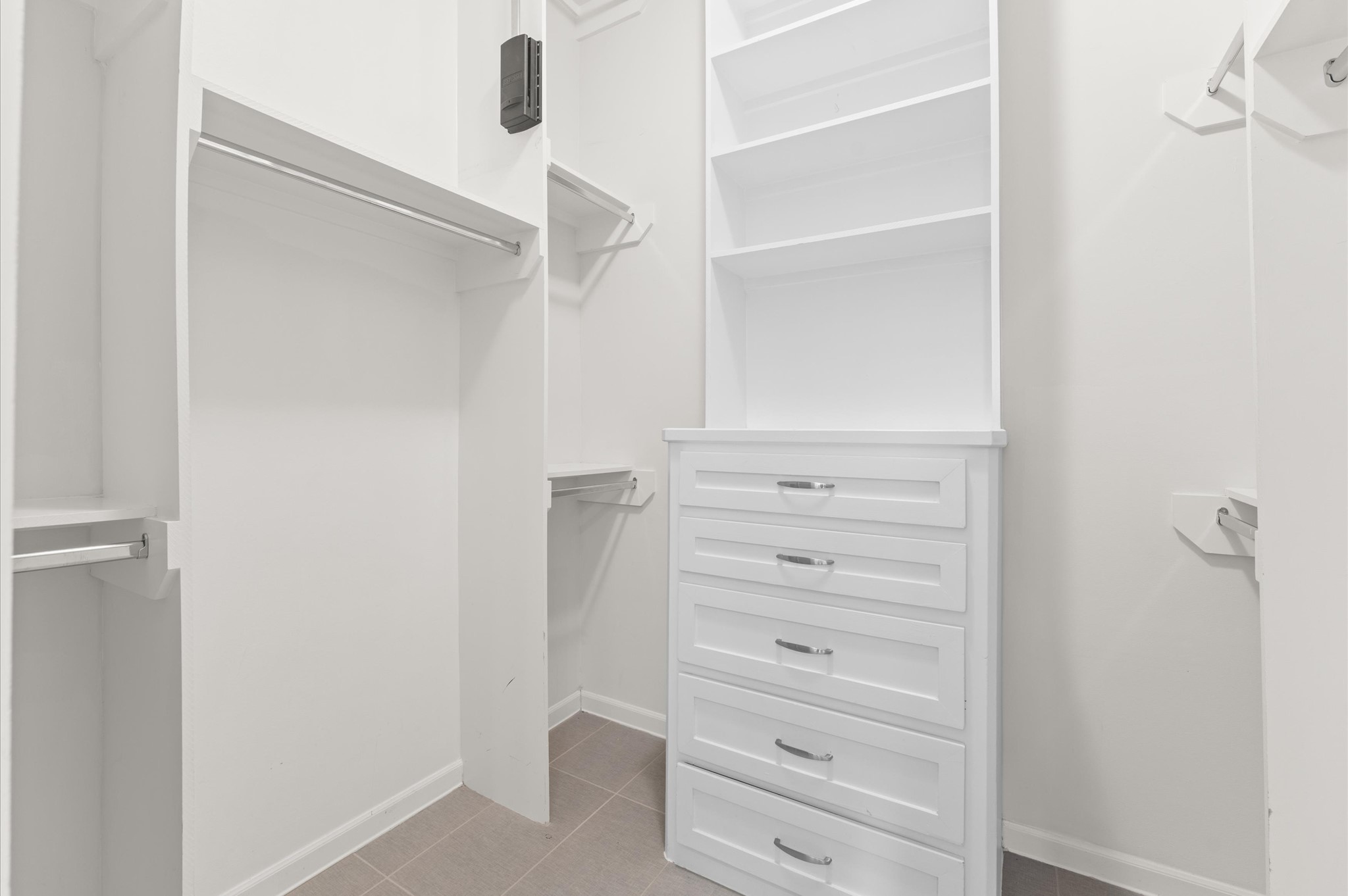 120 Pierce Street Houston, TX 77002 - Photo 30 of 45 a view of walk in closet