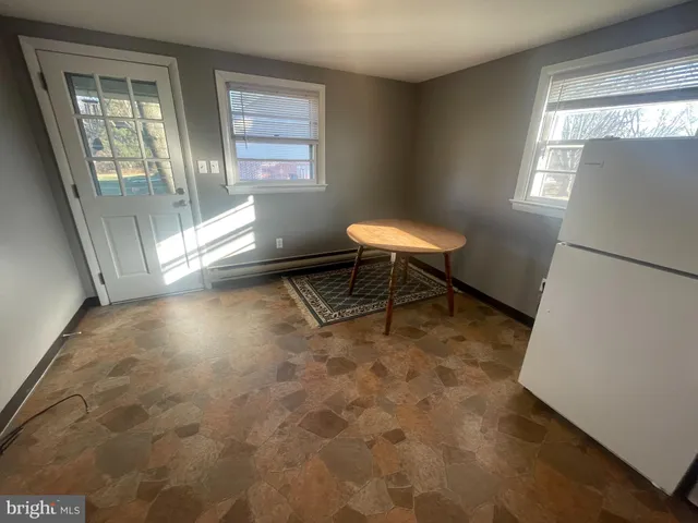 $1,050 | 271 A Redwood Drive, Lancaster, PA 17603