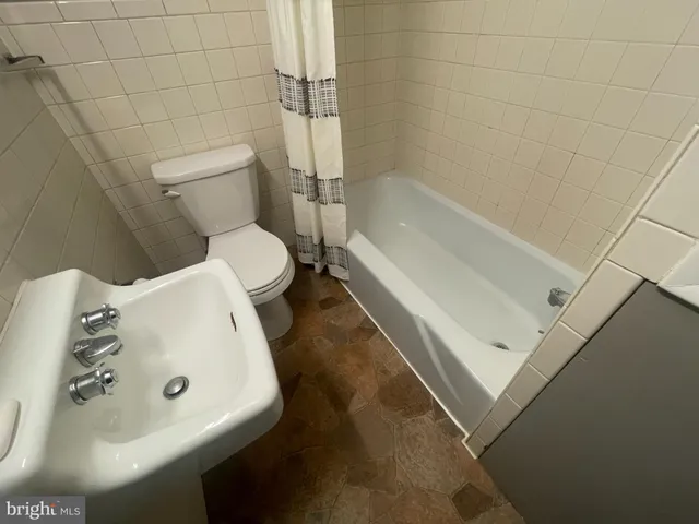 $1,050 | 271 A Redwood Drive, Lancaster, PA 17603