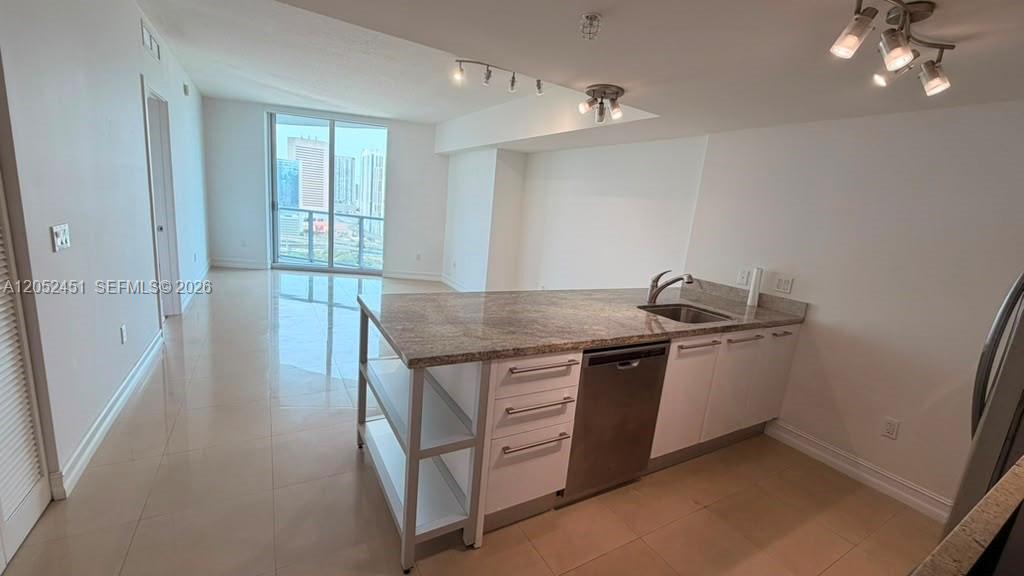 185 Southwest 7th Street, Unit 2505 Miami, FL 33130 - Photo 2 of 11