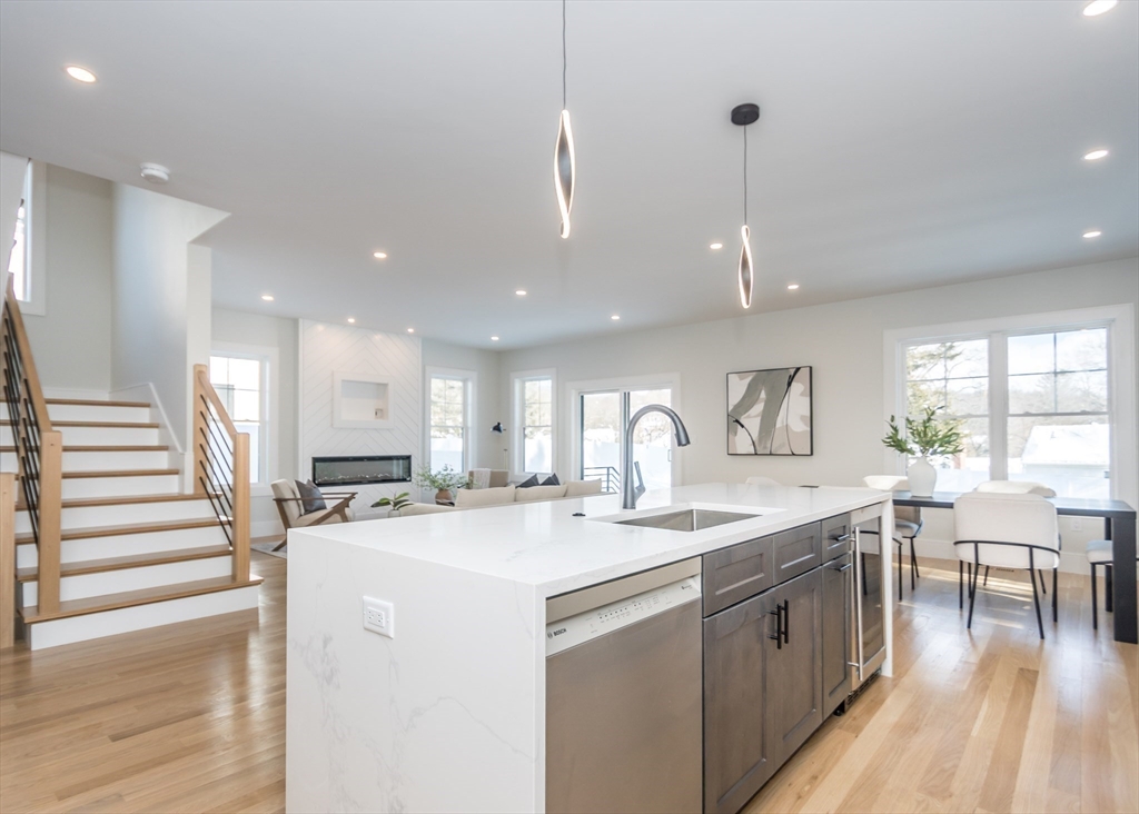 15 Cedarcroft Lane Waltham, MA 02451 - Photo 5 of 42