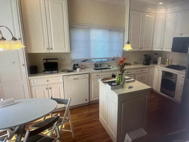 $6,500 | 876 Oldfield Road, Unit 876, Fairfield, CT 06824