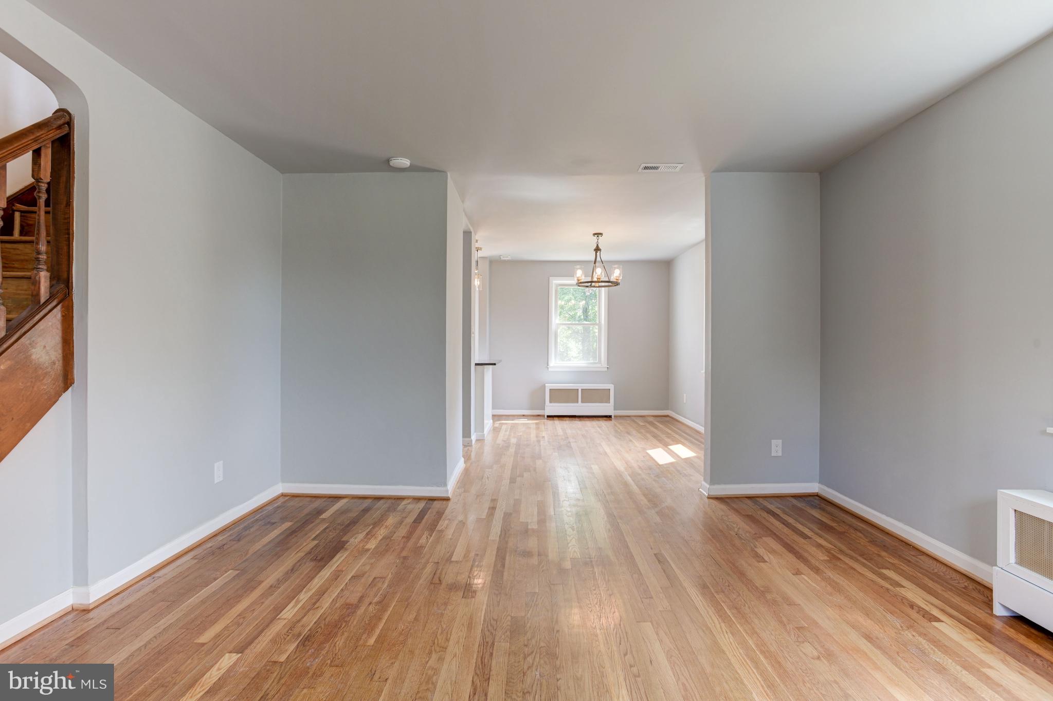 5617 McClean Boulevard Baltimore, MD 21214 - Photo 11 of 43 Living Room