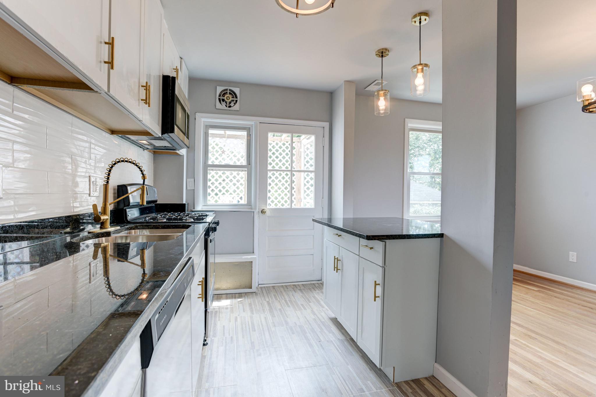 5617 McClean Boulevard Baltimore, MD 21214 - Photo 18 of 43 Kitchen