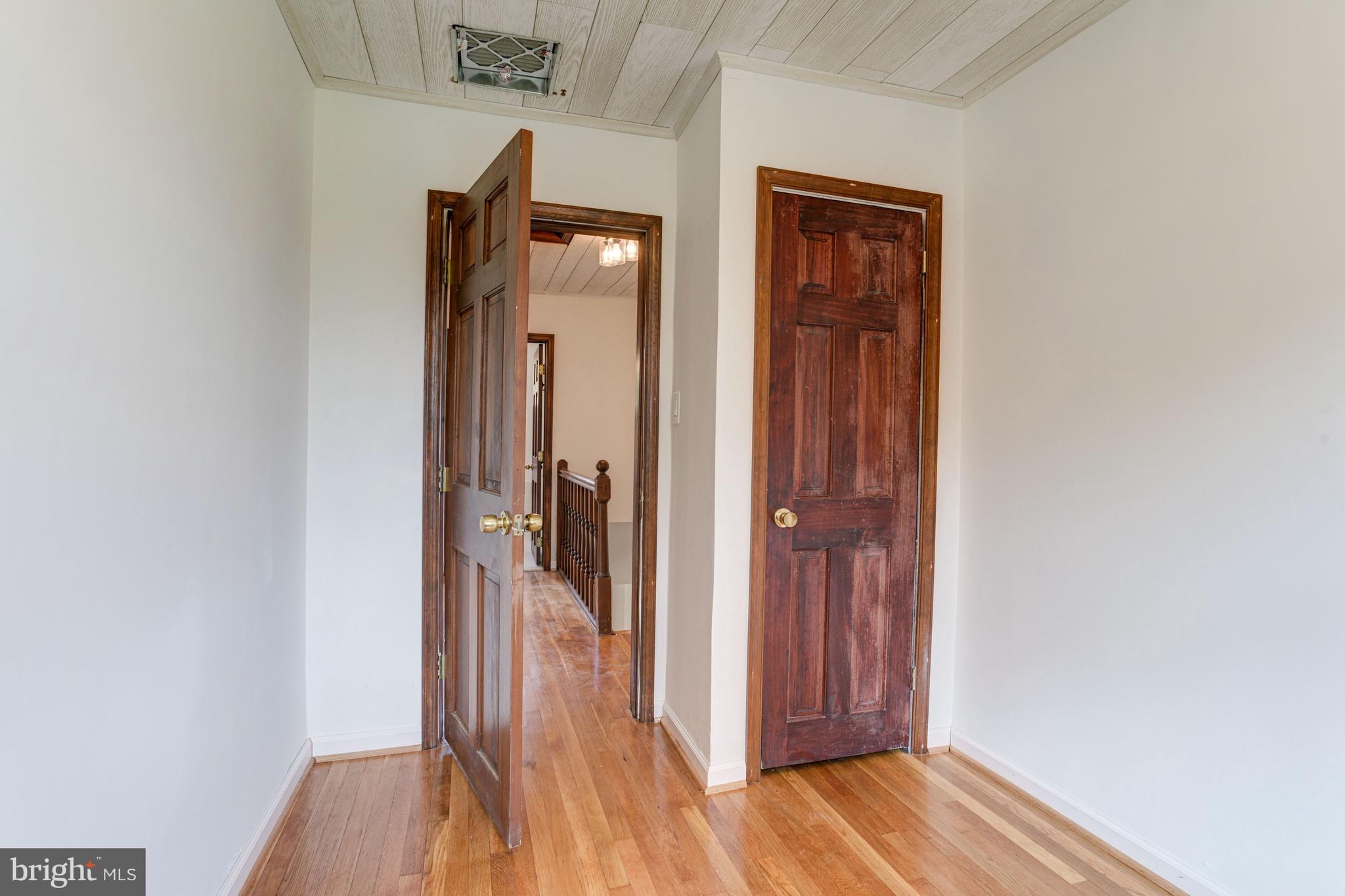 5617 McClean Boulevard Baltimore, MD 21214 - Photo 21 of 43 Primary Bedroom