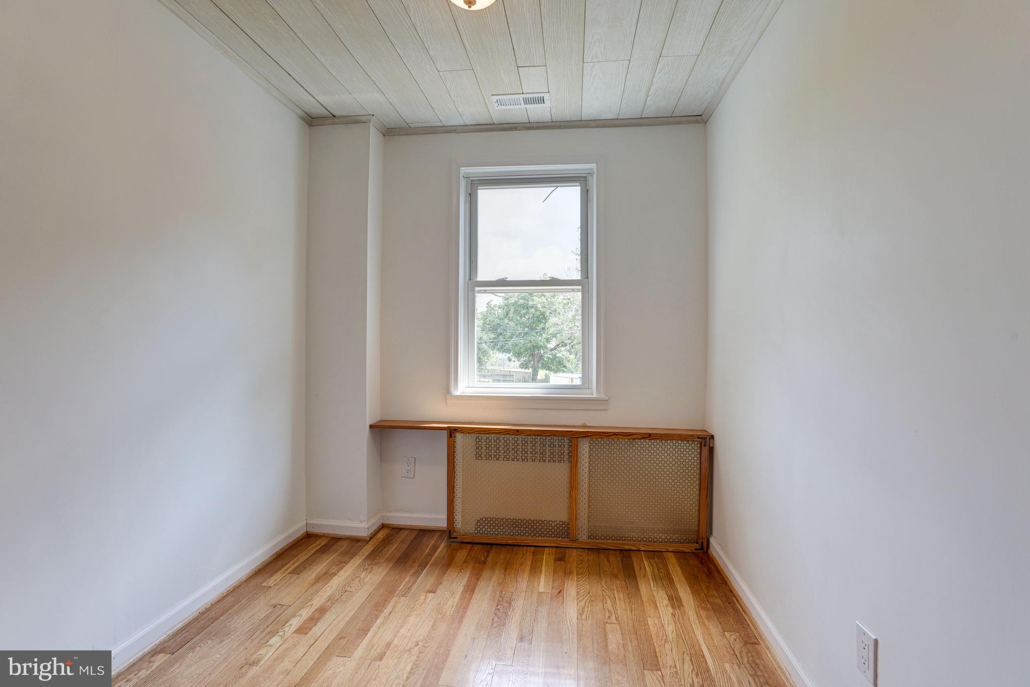 5617 McClean Boulevard Baltimore, MD 21214 - Photo 26 of 43 Bedroom