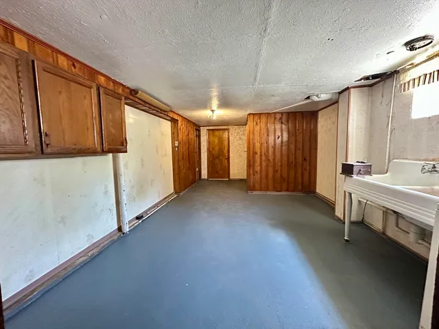 $349,900 | 137 Carroll Street, Springfield, MA 01108