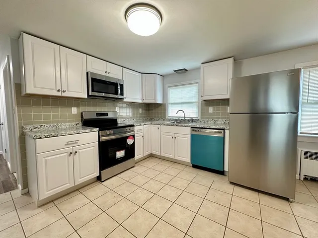 $349,900 | 137 Carroll Street, Springfield, MA 01108