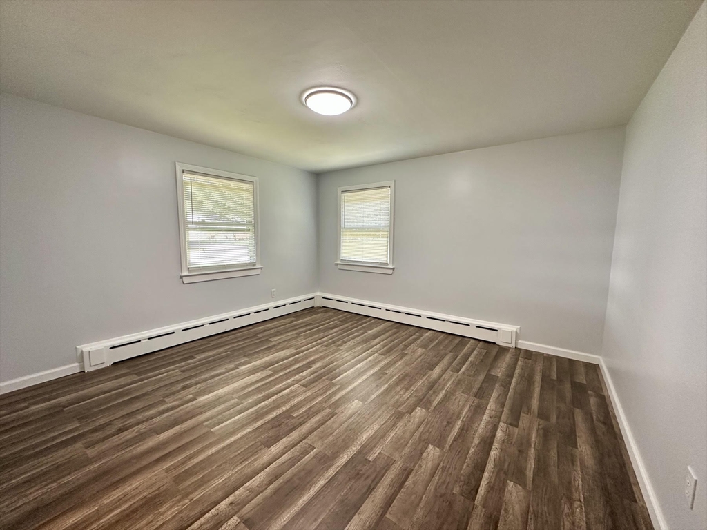 137 Carroll Street Springfield, MA 01108 - Photo 9 of 22