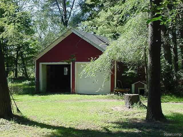 1421 Roods Lake Road Lapeer, MI 48446 - Photo 6 of 8 Roods Lake Garage.JPG
