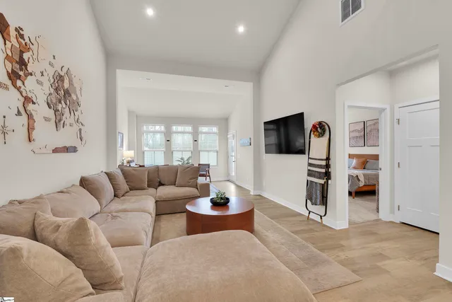 $335,000 | 31 Moss Holw Way, Simpsonville, SC 29680