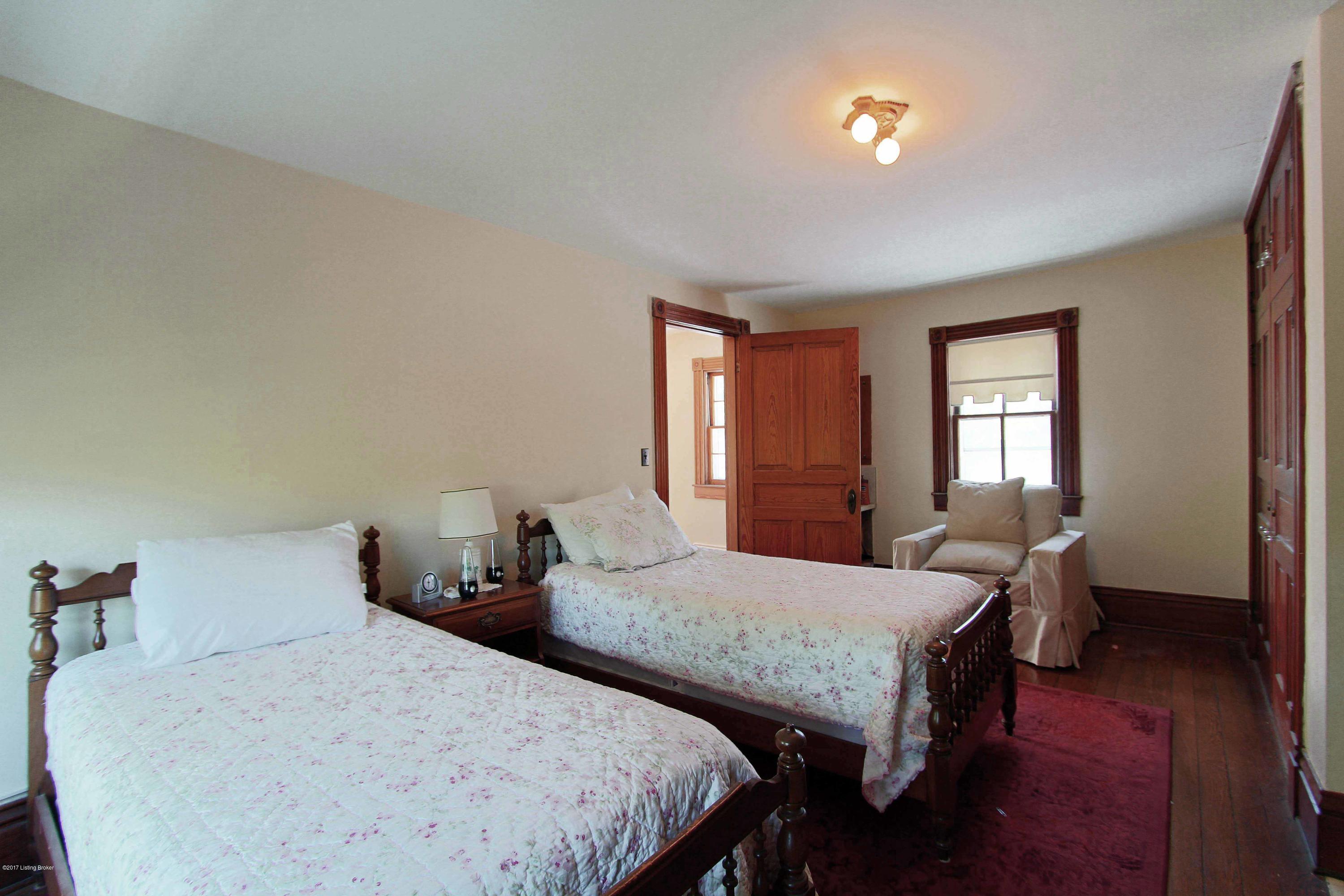 1208 Cherokee Road Louisville, KY 40204 - Photo 36 of 45 38 Bedroom