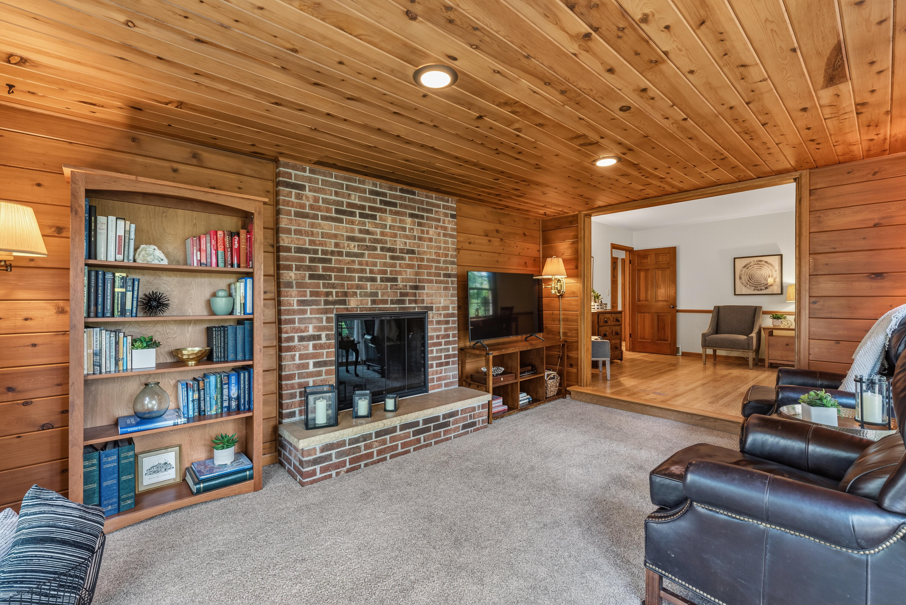 11453 Riverland Road Mequon, WI 53092 - Photo 11 of 30 Family Room with Fireplace