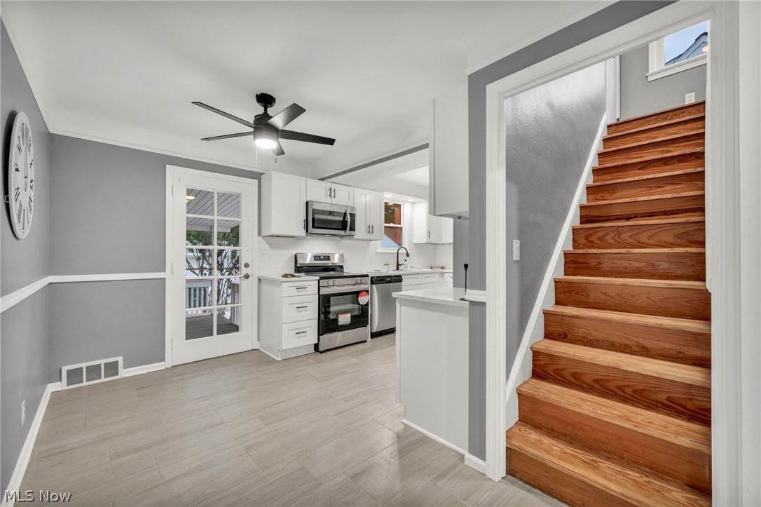 1914 Lorimer Road Cleveland, OH 44134 - Photo 9 of 43