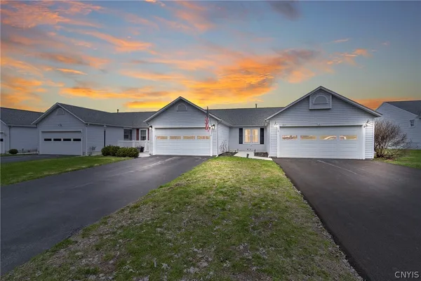 $310,000 | 307 Clouds View Circle, Camillus, NY 13031