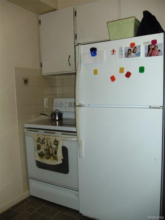 3677 Prospect Road Ann Arbor, MI 48105 - Photo 3 of 14 KITCHEN 2.jpg