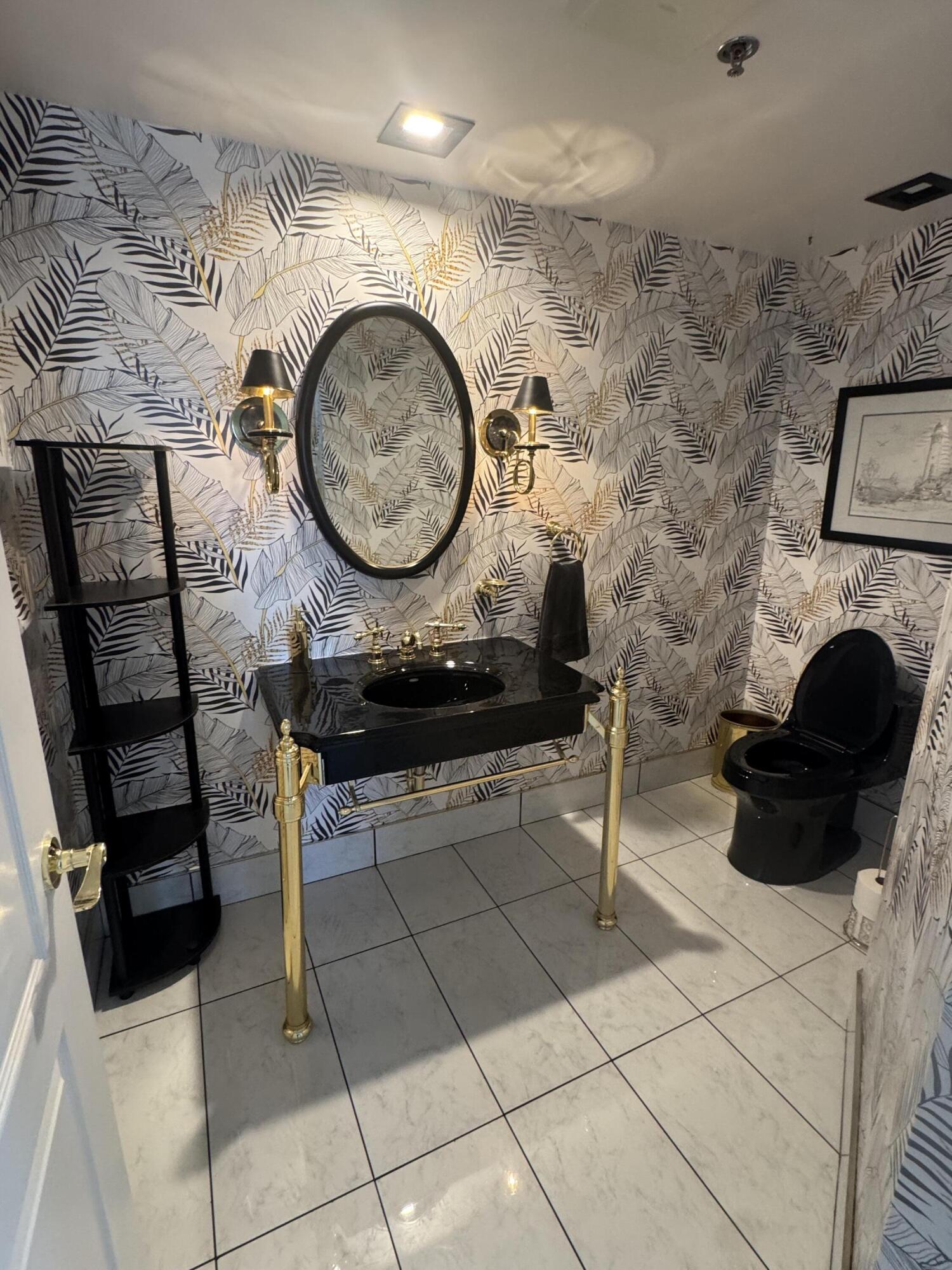 333 Lake Avenue, Unit 806 Racine, WI 53403 - Photo 29 of 62 5D_LST 806__Powder Room_Feb 7