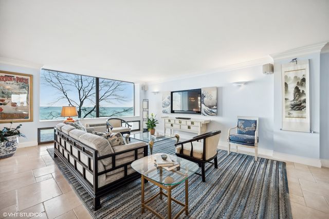 $599,000 | 1500 Sheridan Road, Unit 1F, Wilmette, IL 60091