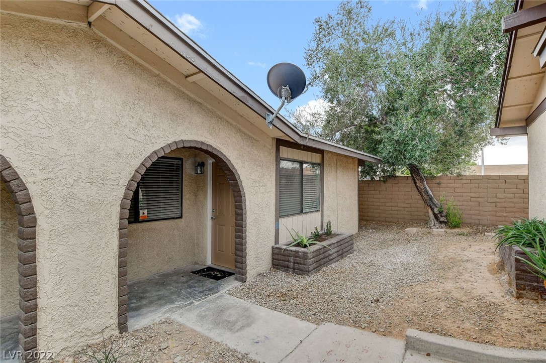 5717 Smoke Ranch Road, Unit C Las Vegas, NV 89108 - Photo 1 of 23