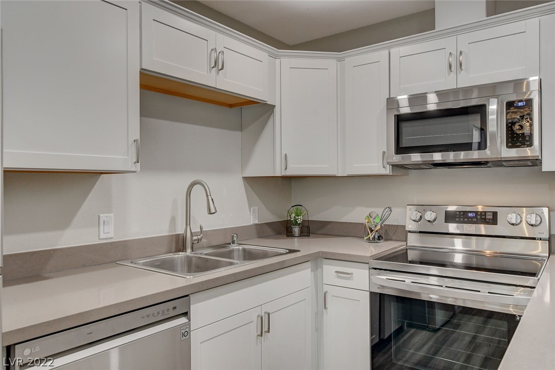 5717 Smoke Ranch Road, Unit C Las Vegas, NV 89108 - Photo 11 of 23