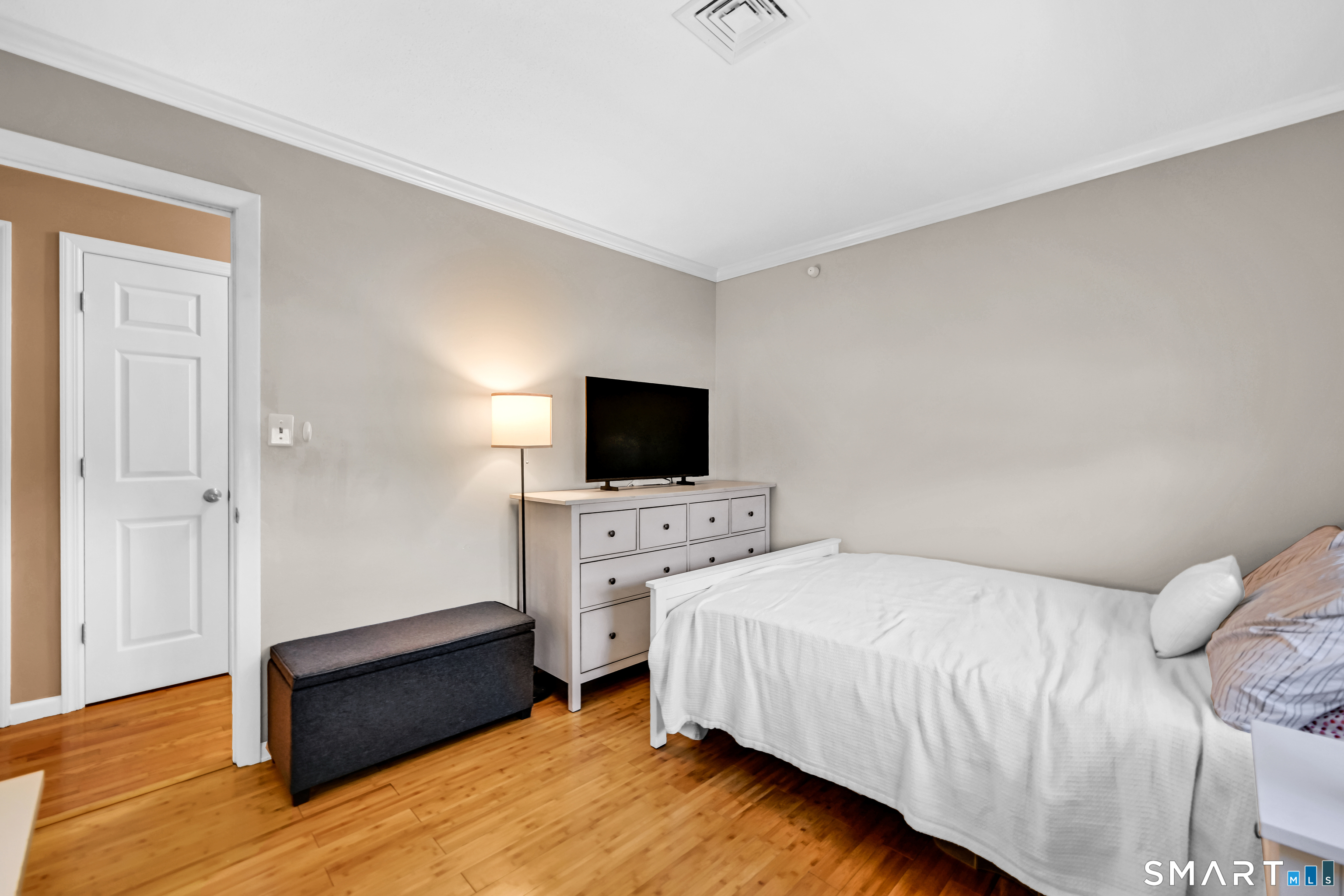 93 Court Street Cromwell, CT 06416 - Photo 18 of 38