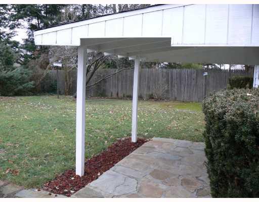 496 Highview Road Pittsburgh, PA 15228 - Photo 7 of 8 Yard/Garden. This home not only affords you to entertain friends on the stone patio or large flat lawn but also allows you to work on your short game on your very own putting green. No more 3 or 4 puts for you!!