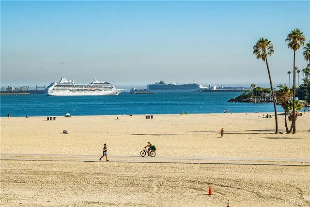 $399,900 | 615 East Broadway, Unit 204, Long Beach, CA 90802