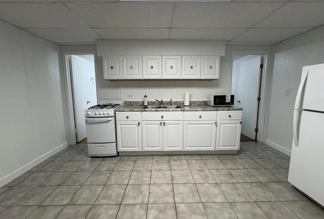 $2,200 | 119 Long Key Lake Drive, Unit 2, Layton, FL 33001