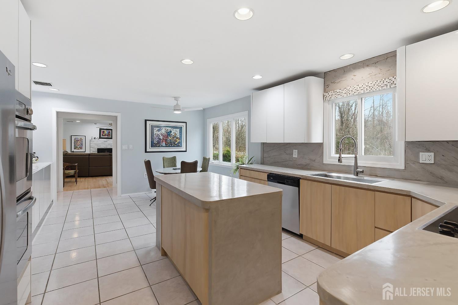 5 Washington Avenue Morganville, NJ 07751 - Photo 11 of 54