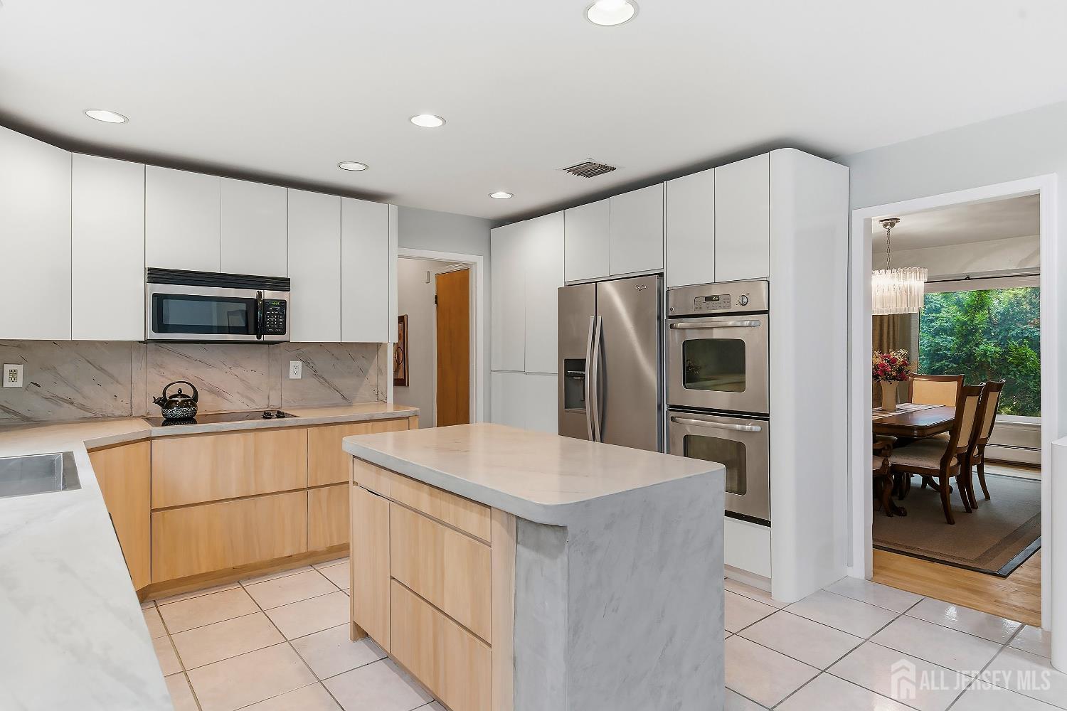 5 Washington Avenue Morganville, NJ 07751 - Photo 14 of 54