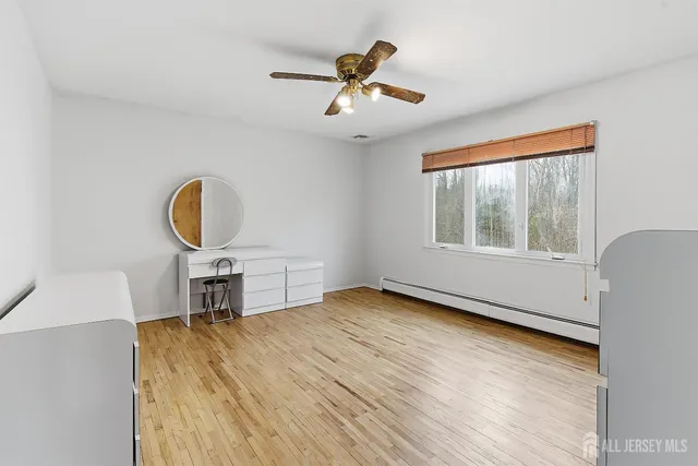 $999,999 | 5 Washington Avenue, Morganville, NJ 07751