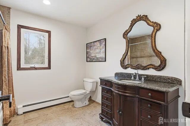 $999,999 | 5 Washington Avenue, Morganville, NJ 07751