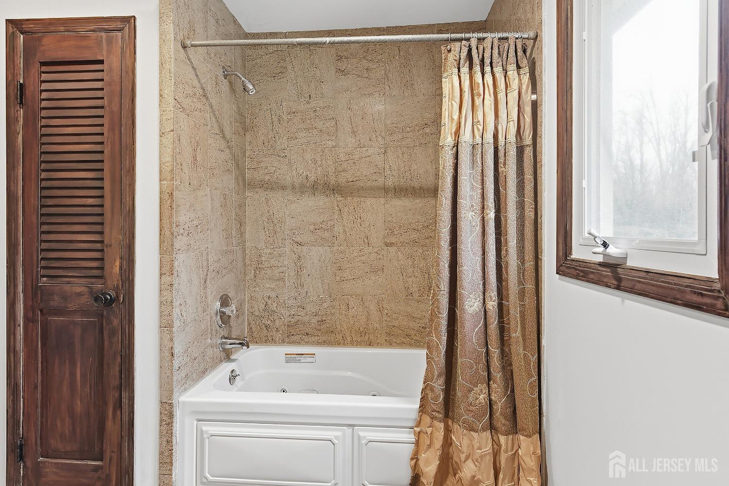 5 Washington Avenue Morganville, NJ 07751 - Photo 34 of 54