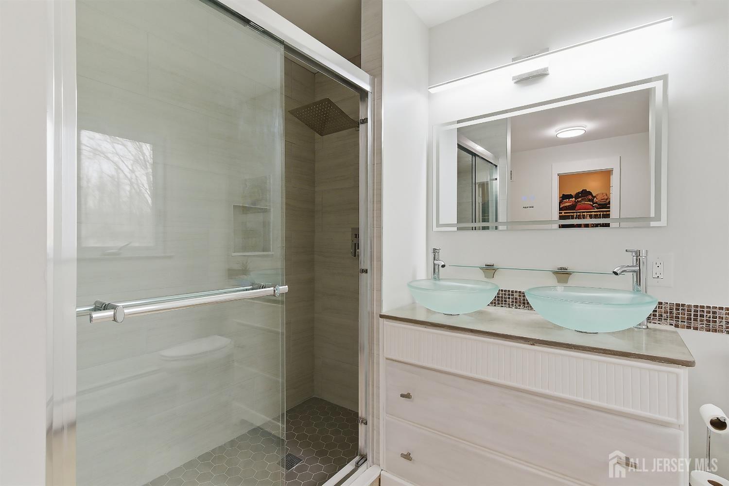 5 Washington Avenue Morganville, NJ 07751 - Photo 39 of 54