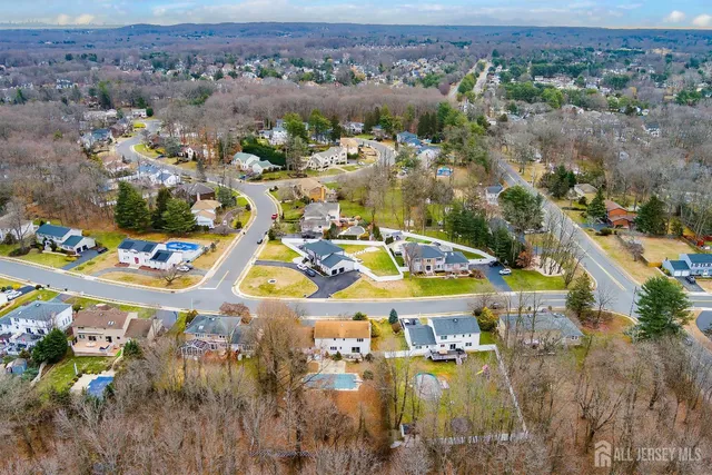 $999,999 | 5 Washington Avenue, Morganville, NJ 07751