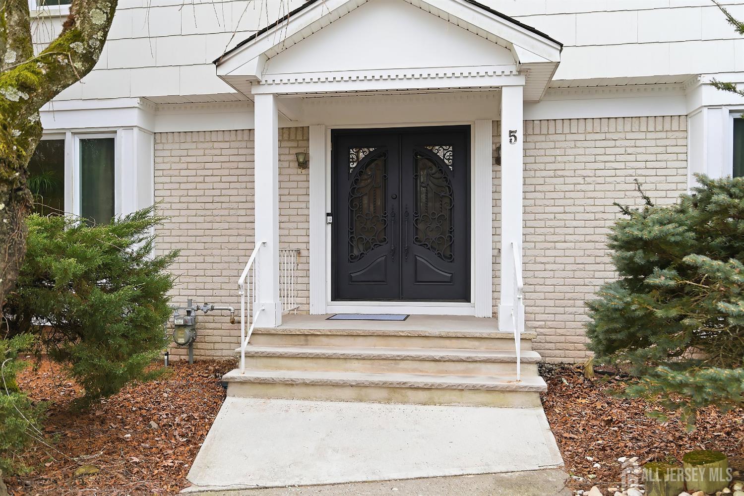 5 Washington Avenue Morganville, NJ 07751 - Photo 6 of 54