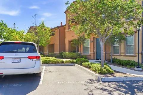 $895,000 | 11130 Taloncrest Way, Unit 19, San Diego, CA 92126